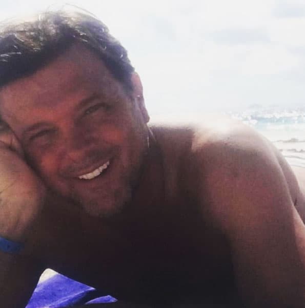 René Strickler también es uno de los consentidos, aunque en esta novela lo odiamos por ser un vividor.