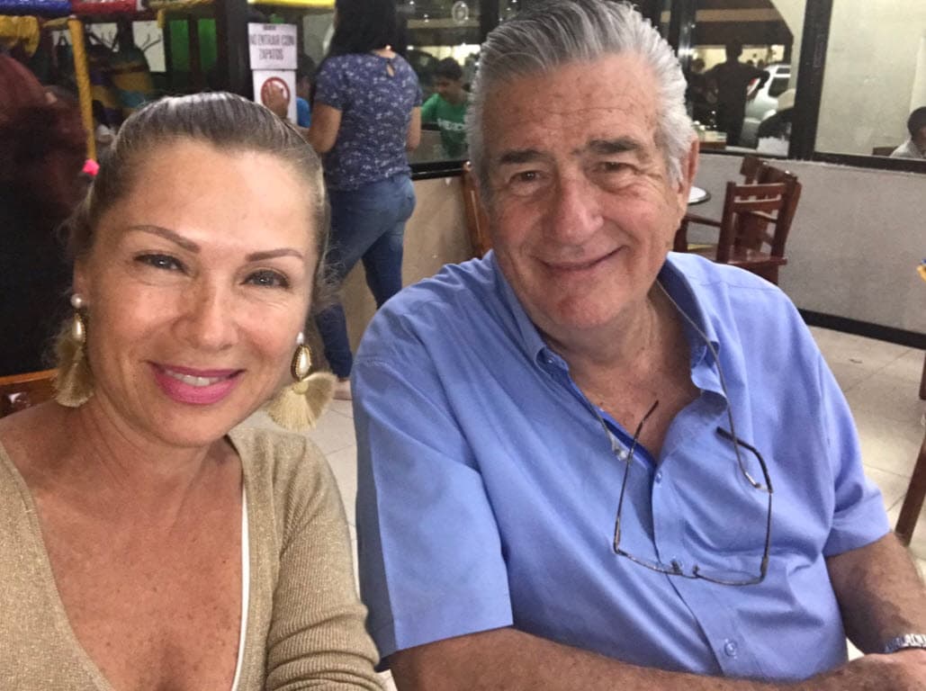 Aunque ella y otros familiares lograron vencer al coronavirus, 
<b><a href="https://www.univision.com/famosos/muere-padre-lety-calderon-coronavirus">su padre don Mario Calderón perdió la vida.</a></b>
<br>