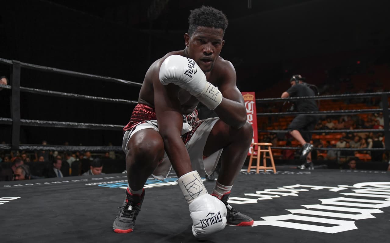 Erickson Lubin (18-1, 13 KOs) y Silverio Ortiz (37-20, 16 KOs) se midieron a 10 rounds. El estadounidense se llevó la contienda en el cuarto episodio en la división superwélter.