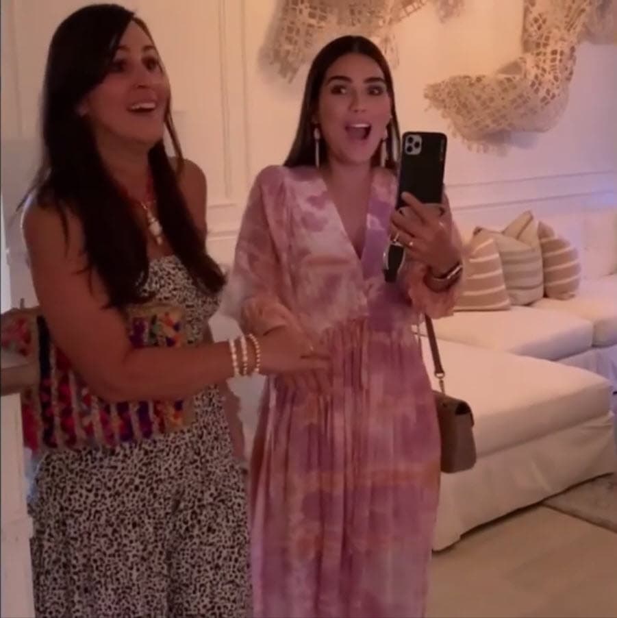 La periodista mexicana fue 
<b>sorprendida</b> por algunas de sus amigas más cercanas, pues no esperaba la celebración.
<br>