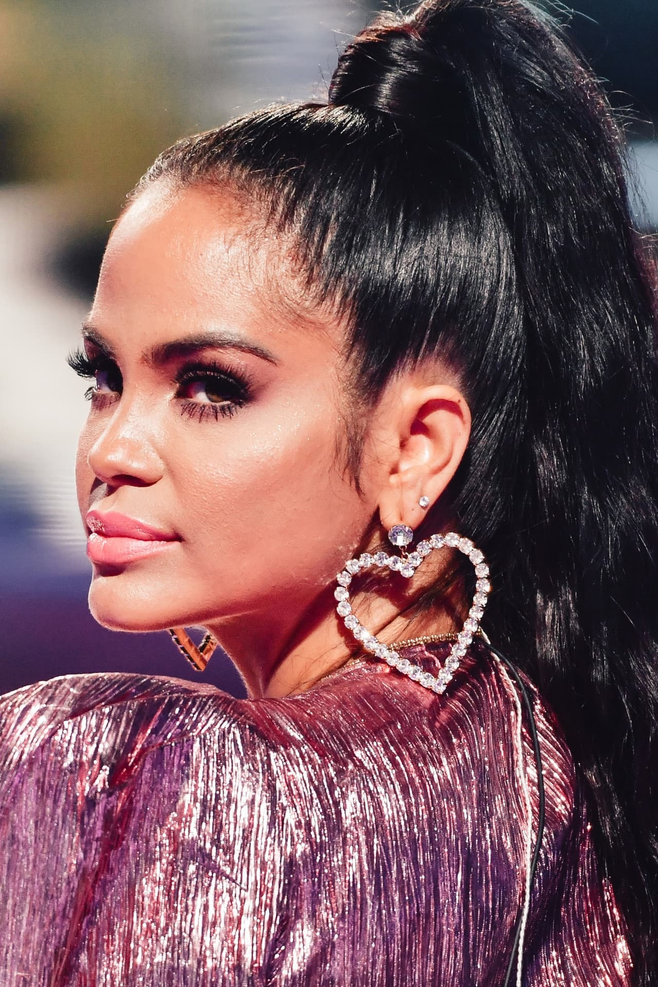 La cereza del pastel de este look fue su muy levantada pony tail, que dejó lucir su rostro y cada detalle de su outfit.