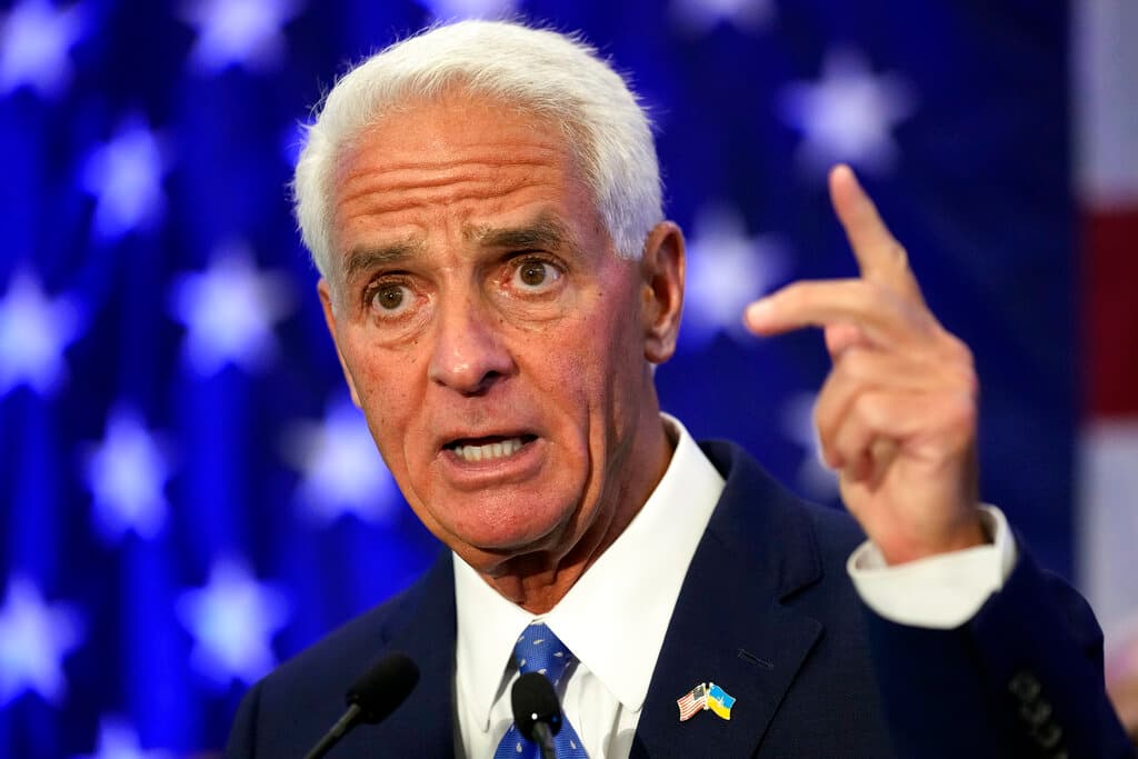 El representante federal Charlie Crist el martes 23 de agosto de 2022, después de declararse victorioso en las primarias demócratas en St. Petersburg, Florida.
