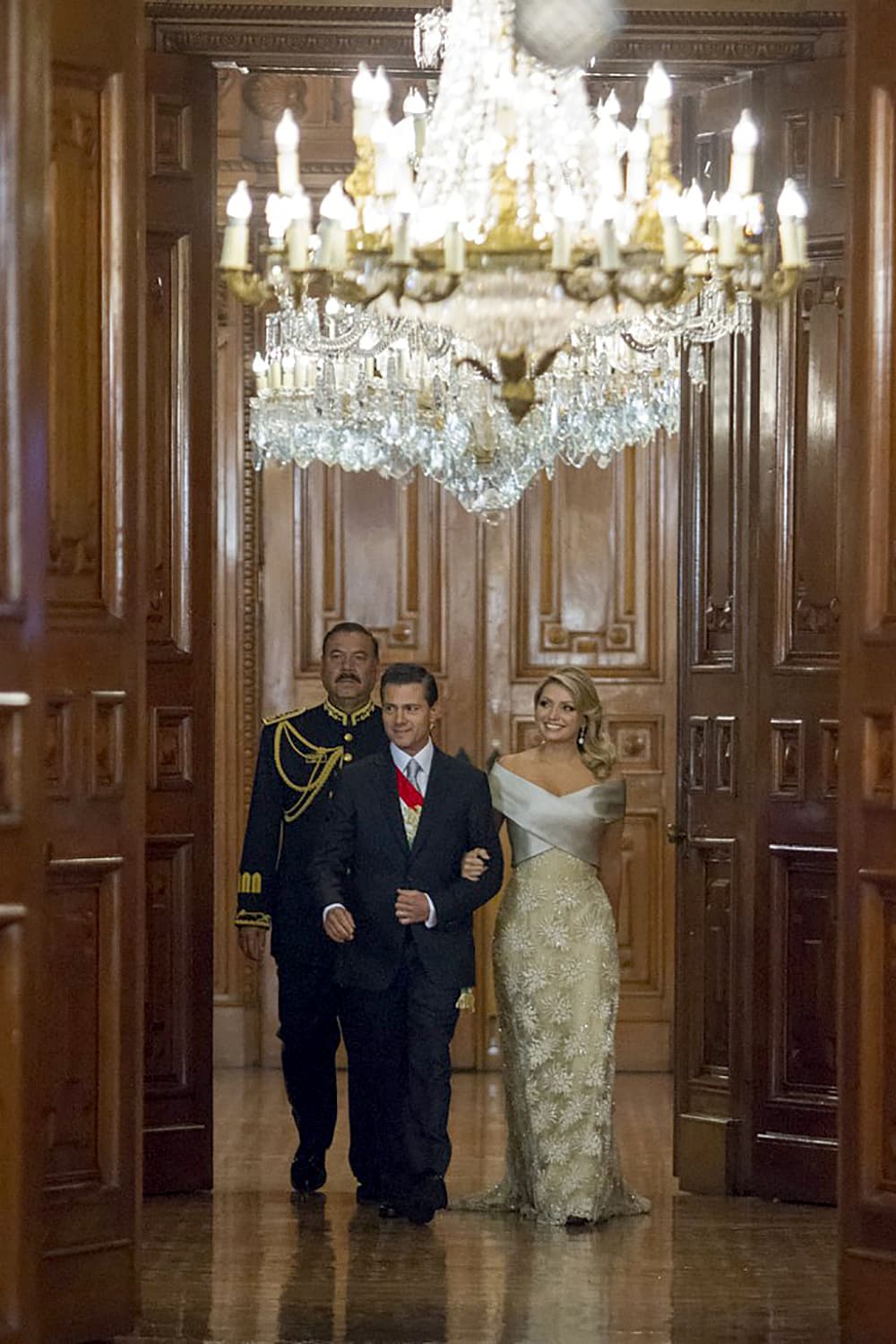 Como de costumbre, Angélica lució súper guapa y elegante.