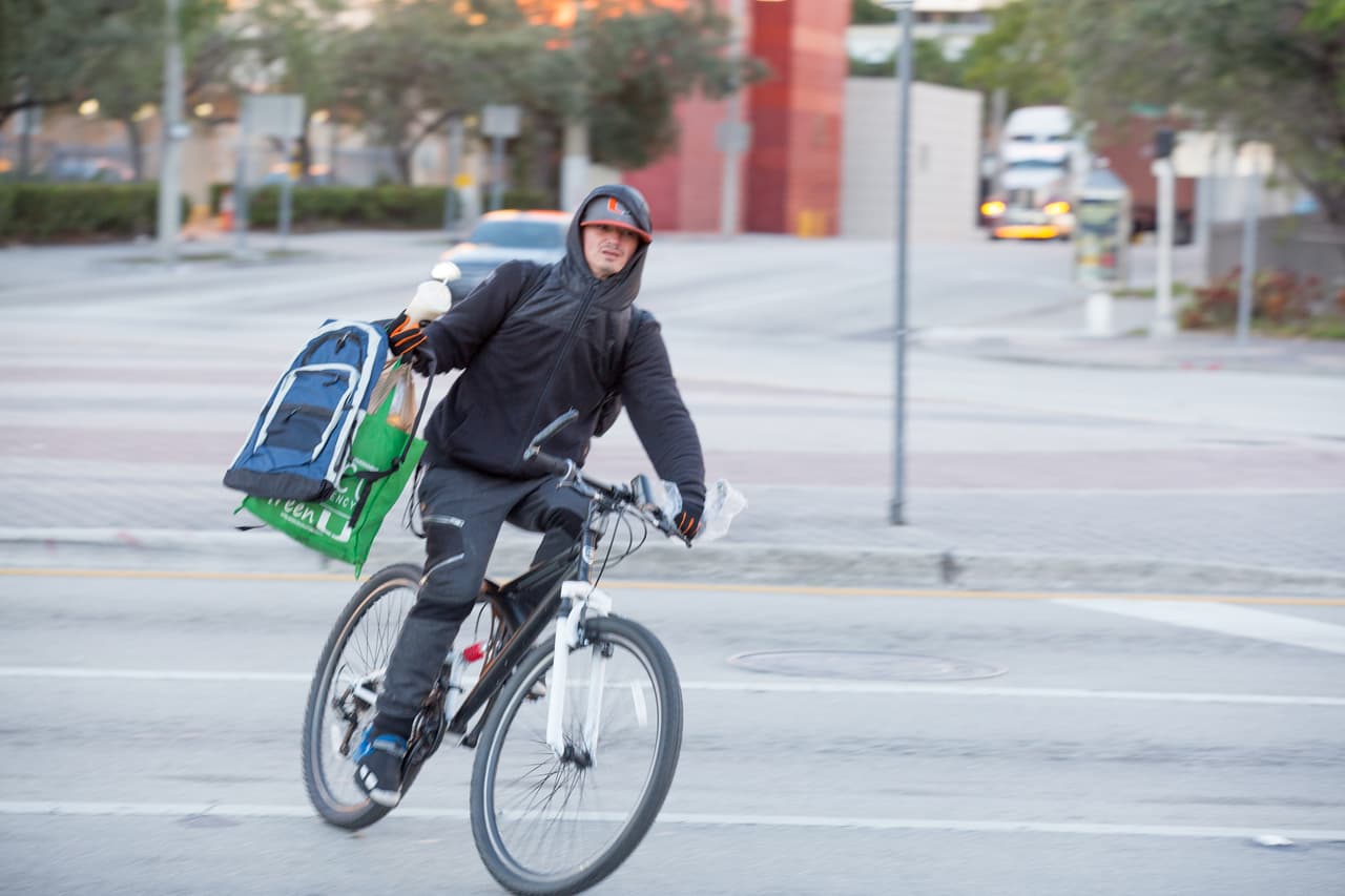 "Las temperaturas bajas continuarán, incluso hasta el sábado, algunas alertas serán extendidas", advirtió Paola Elorza, meteoróloga de Univision 23, refiriéndose al sur de Florida.