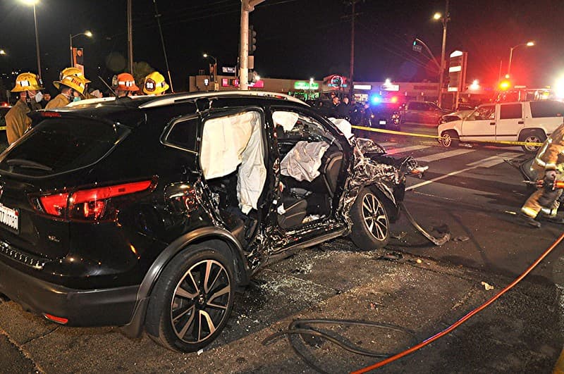 Cinco adultos se encontraban dentro de los vehículos y fueron transportados a hospitales locales con heridas y lesiones graves.