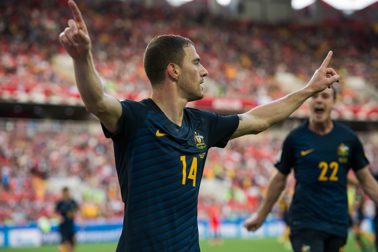 James Troisi (Australia): gol ante Chile.