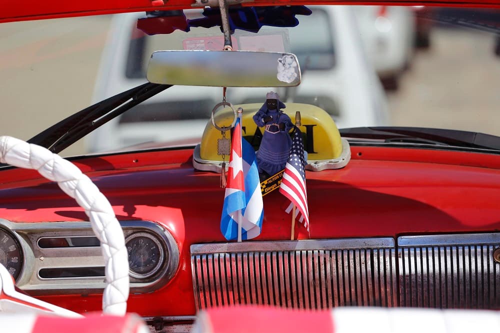 Estadounidenses podrán ir a Cuba solos justificando "fines educativos"