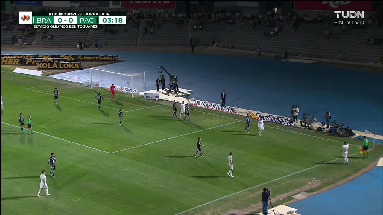 ¡TIRO ATAJADO! disparo por Gabriel Fernández.