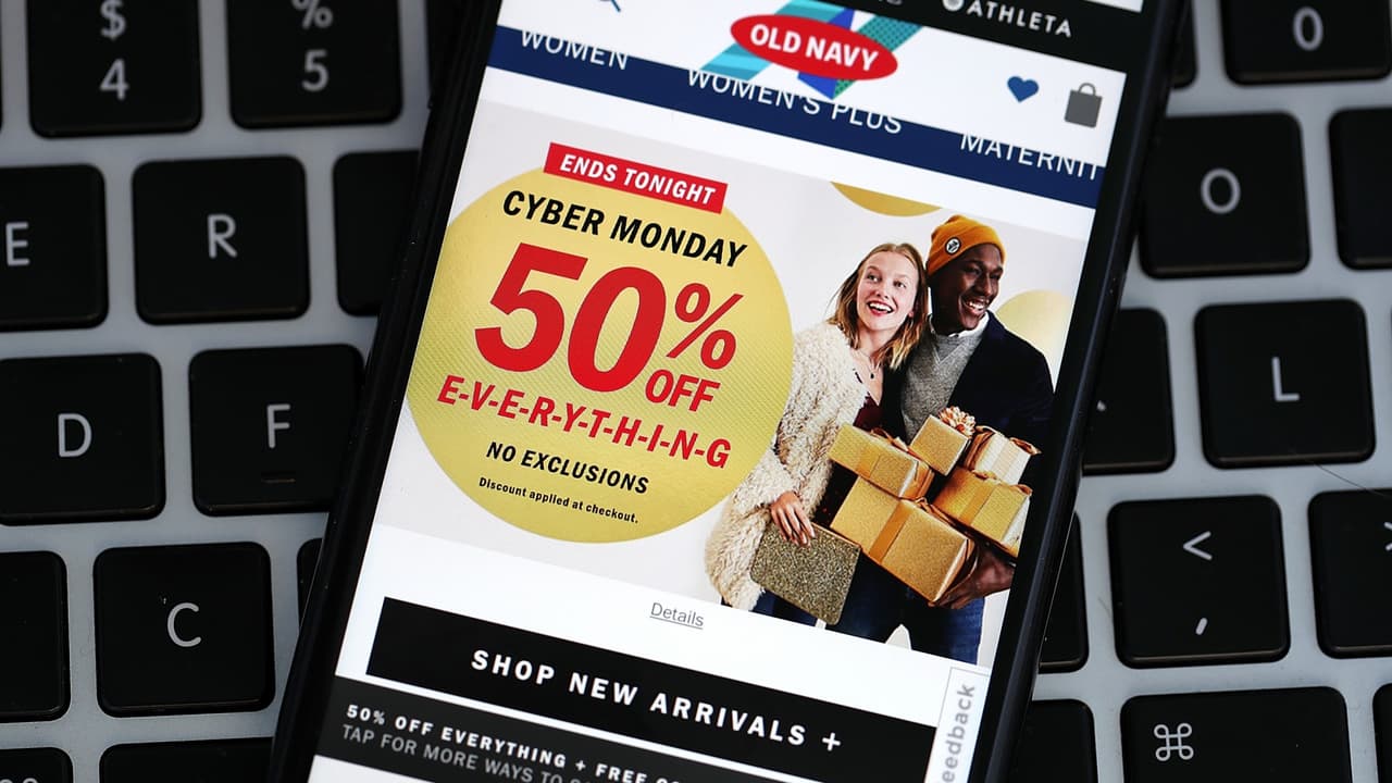 Policía de Miami-Dade ofrece lugares seguros para realizar compras online en el Cyber Monday