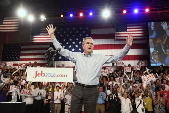 “Tomaremos las riendas de nuestro futuro en este país nuevamente", dijo el undécimo aspirante republicano a la presidencia en 2016.
