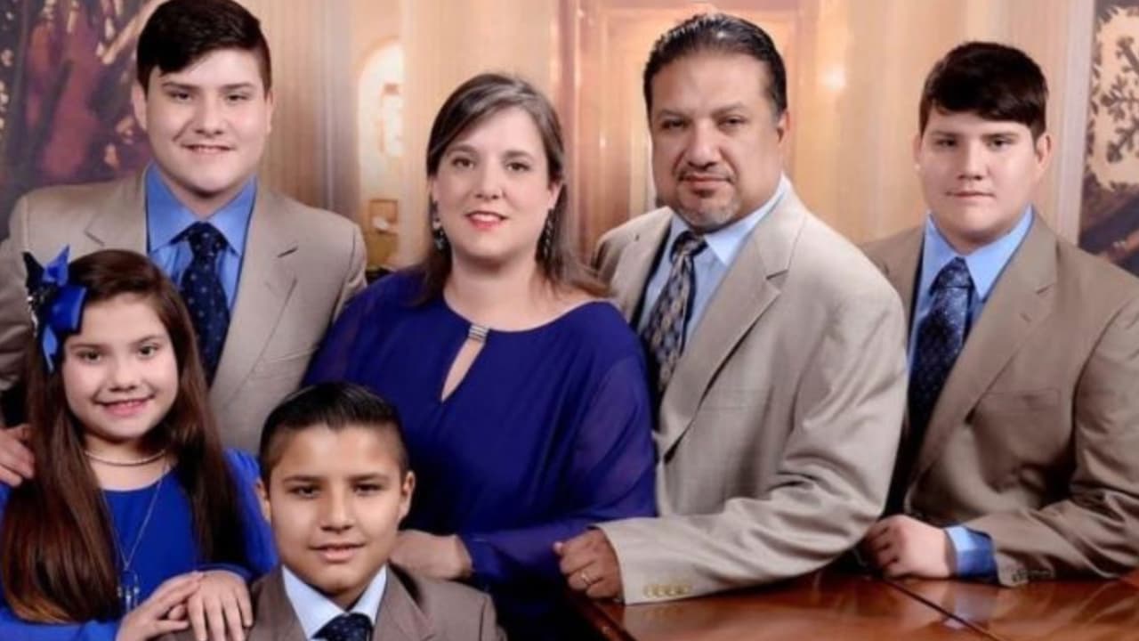 La mujer asegura que los hijos, cuyas edades son de los 11 a los 18 años, son muy maduros y lo están enfrentando con gran fortaleza; la fe y esperanza son muy importantes para ellos, aún teniendo el corazón roto.