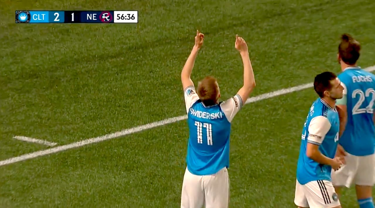 ¡Magia polaca! Swiderski hace un golazo de zurda y Charlotte FC recupera la ventaja