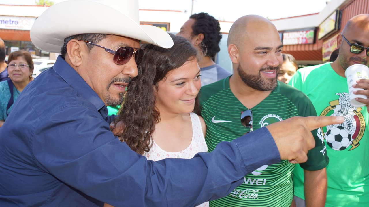 La Hondureña confía en que su selección le gane a México y en un próximo partido, y no tiene problema con seguir pagando apuestas hasta lograr que El Feo y El Pelón sean los que paguen el siguiente reto.