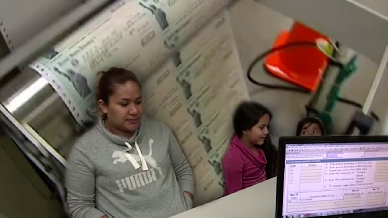 Sin embargo, hay que tomar en cuenta quién es el titular de la cuenta en la declaración de impuestos. Si te divorciaste, cerraste la cuenta bancaria o una tercera persona es el titular de la cuenta, debes hacer actualizaciones con tu preparador de impuestos.