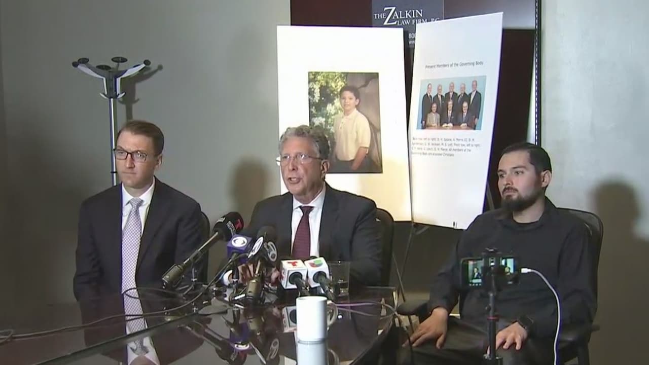 Demandan a iglesia de testigos de Jehová en Los Ángeles por supuestos abusos sexuales contra menores