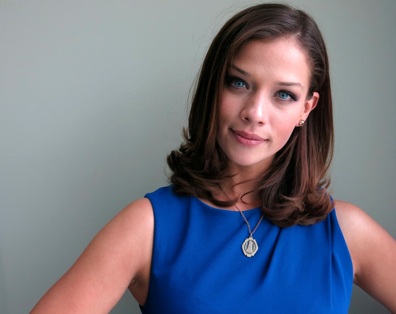 Carolina Miranda es otra de las actrices que se han relacionado sentimentalmente con el actor. Arap Bethke tuvo un noviazgo breve con ella en el 2013.