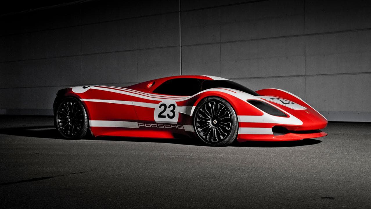 Este 
<b>espectacular auto concepto</b> inspirado en el Porsche 917 será otro de los protagonistas de las celebraciones. Esta es la única imagen que Porsche ha compartido hasta el momento del concepto que fue creado por un pequeño grupo de diseñadores e ingenieros en homenaje al modelo original.