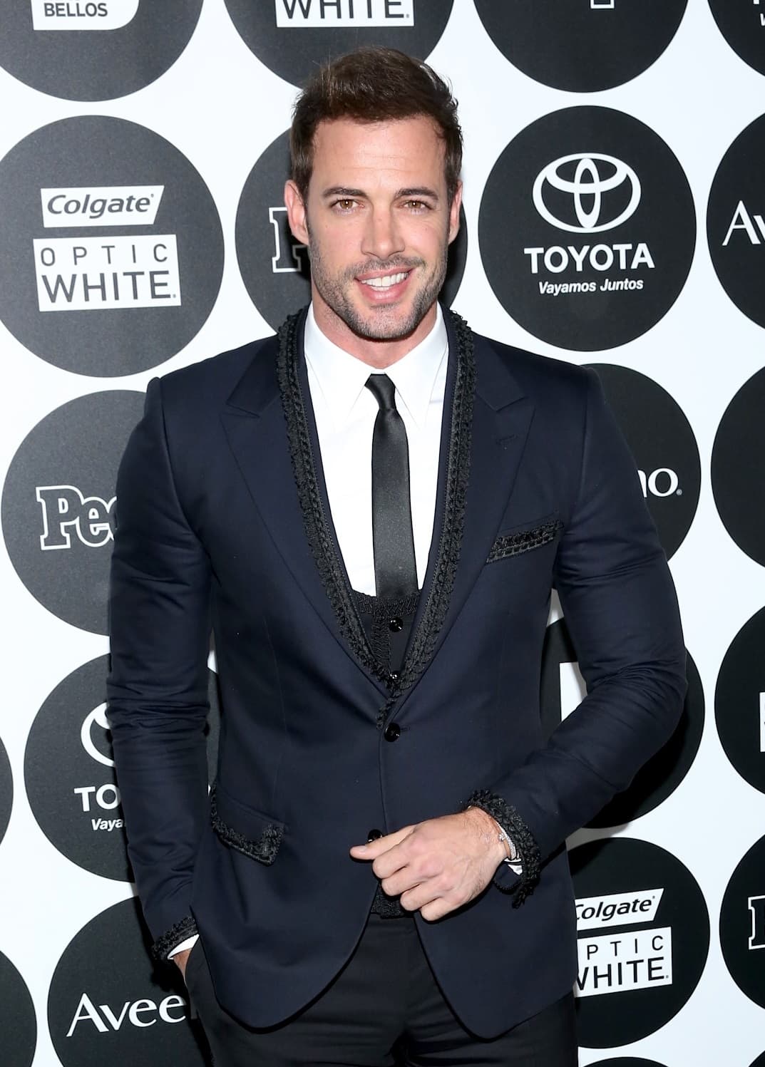 William Levy repartió dinero entre sus conocidos en su último viaje a Cuba