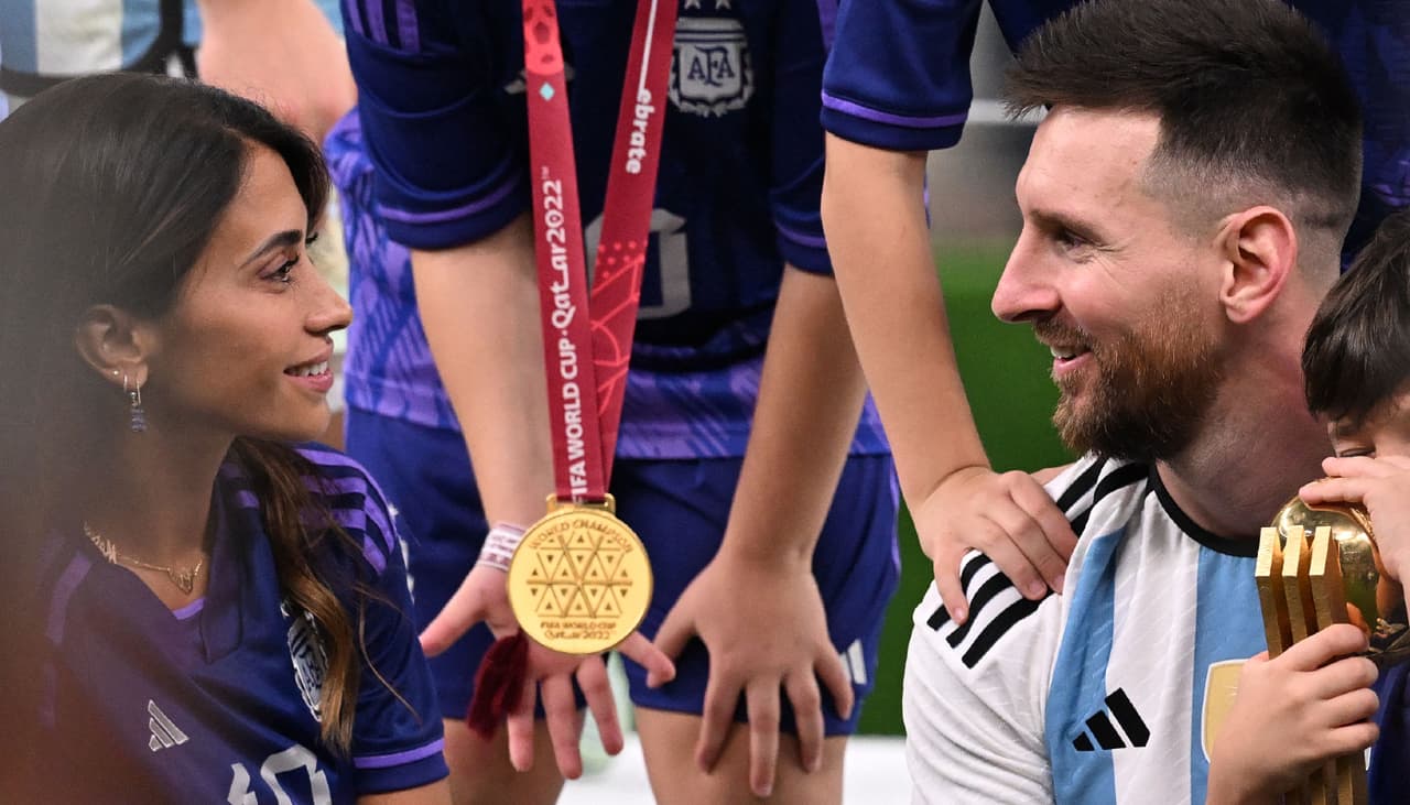El capitán de Argentina celebró este gran logro en su vida con su esposa Antonela Roccuzzo y sus tres hijos.