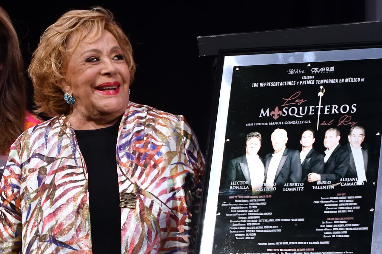 La mamá de la intérprete de 
<b><a href="https://www.youtube.com/watch?v=sNPTaTsj-N4" target="_blank">'Reina de corazones'</a></b> envió un 
<b>contundente mensaje</b> para quienes la han atacado.