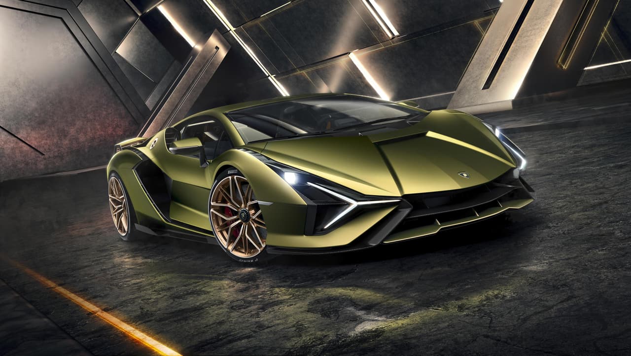 El Lamborghini Sián incorpora un 
<b>motor V12 atmosférico de 6.5 litros y 785 caballos de fuerza</b>. Éste es acompañado por un 
<b>motor eléctrico de 48 voltios y 34 caballos de fuerza</b>, para entregar un total de 
<b>819 caballos de fuerza</b>.