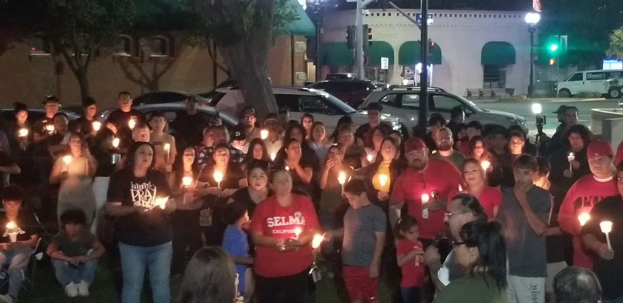 Fueron decenas de personas las que recordaron a la chica desaparecida el 7 de agosto.