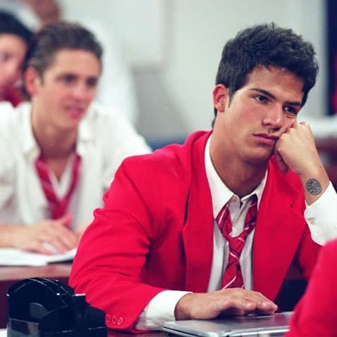 Él es un actor y productor argentino, nació en Buenos Aires.