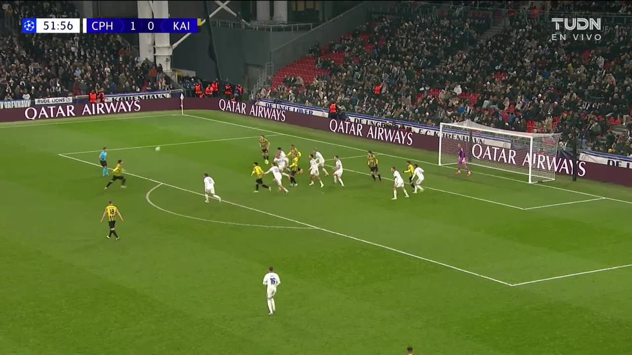 ¡TIRO ATAJADO! disparo por Junnosuke Suzuki.