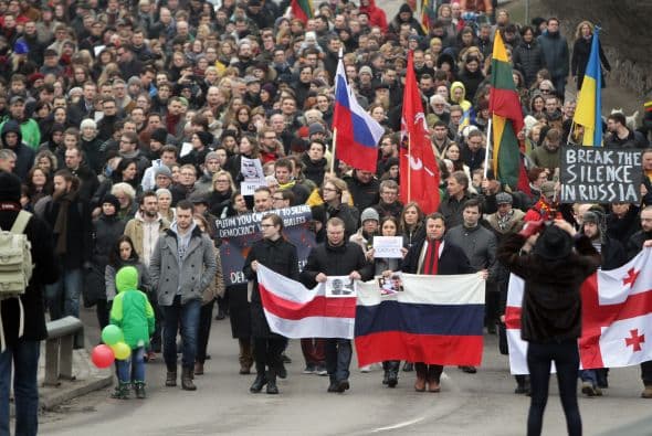 "Estimamos que han venido más de 70,000 personas", declaró a la AFP Alezander Riklin, uno de los organizadores de la marcha que contaba con la autorización del gobierno ruso. Por su parte, la policía calculaba unos 21,000 asistentes.