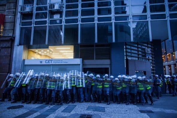 Las manifestaciones comenzaron de forma pacífica en la mayoría de las ciudades, aunque terminaron con algunos focos de violencia en algunas de ellas.