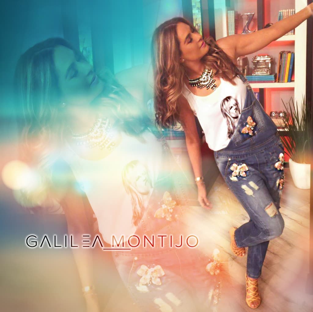 Galilea también es fan de los overoles como Natalia Téllez. Ambas saben lo cómodos que son.