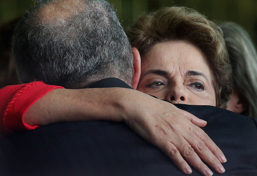 Al ser destituida de su cargo, la expresidenta recibió expresiones de solidaridad de sus más cercano colaboradores