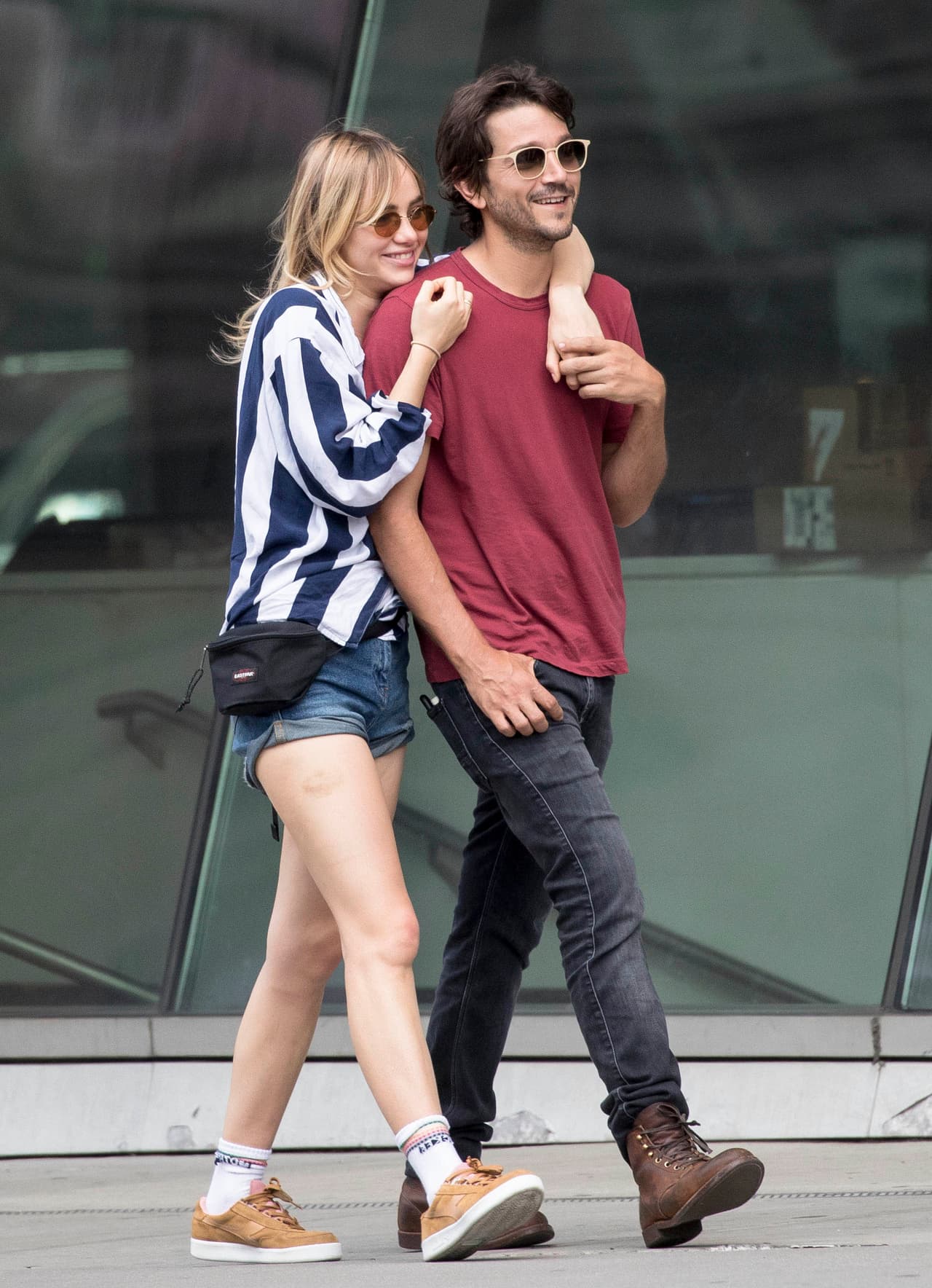 A partir de entonces la pareja mantuvo su relación alejada de los reflectores y ninguno de los dos confirmaron ni negaron su amor, pese a que en múltiples ocasiones fueron fotografiados disfrutando de su romance.