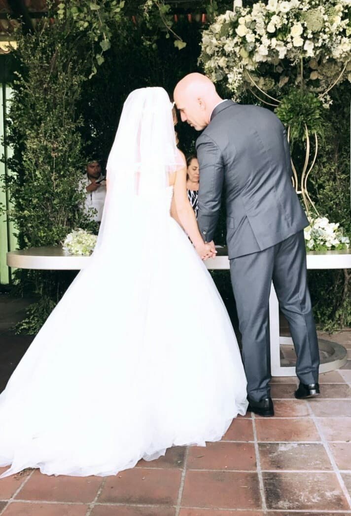 También hubo una ceremonia espiritual, donde pudieron decirse sus votos y ponerse cada uno el respectivo anillo, símbolo de la unión.