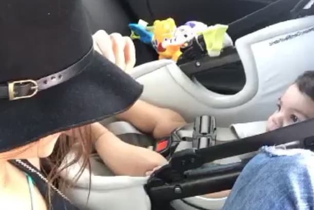 Alejandra no aguanta la emoción de celebrar la primera navidad de su hijo Matteo de casi 9 meses. Mira las fotos más cute de Matteo, un bebé tan stylish como su mamá.