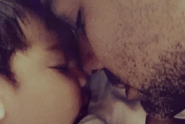 Alejandra no aguanta la emoción de celebrar la primera navidad de su hijo Matteo de casi 9 meses. Mira las fotos más cute de Matteo, un bebé tan stylish como su mamá.