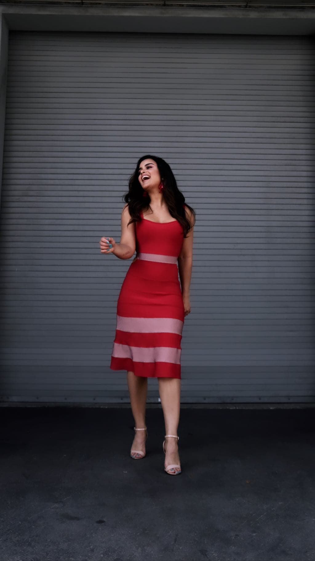 Visitó este modelo ajustado, pero al hacer un acercamiento, sus seguidores notaron que la prenda tenía algo que llamó su atención.