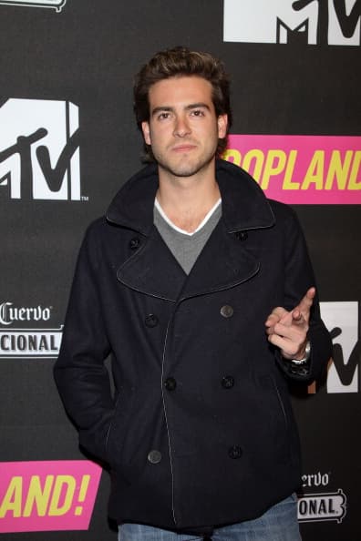 "Yo voy mucho con la marea, con el camino, y como van surgiendo las cosas las acepto", manifestó Lyle en una entrevista con 
<a href="https://www.informador.mx/Entretenimiento/Pablo-Lyle-anota-con-la-comedia-20120822-0199.html" target="_blank">El Informador</a> en 2012.