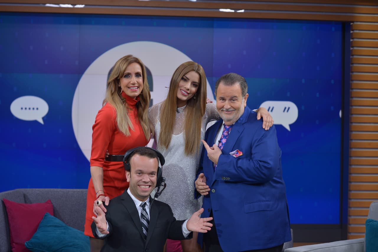 Hasta nuestro querido Carlitos se les unió en esta foto.