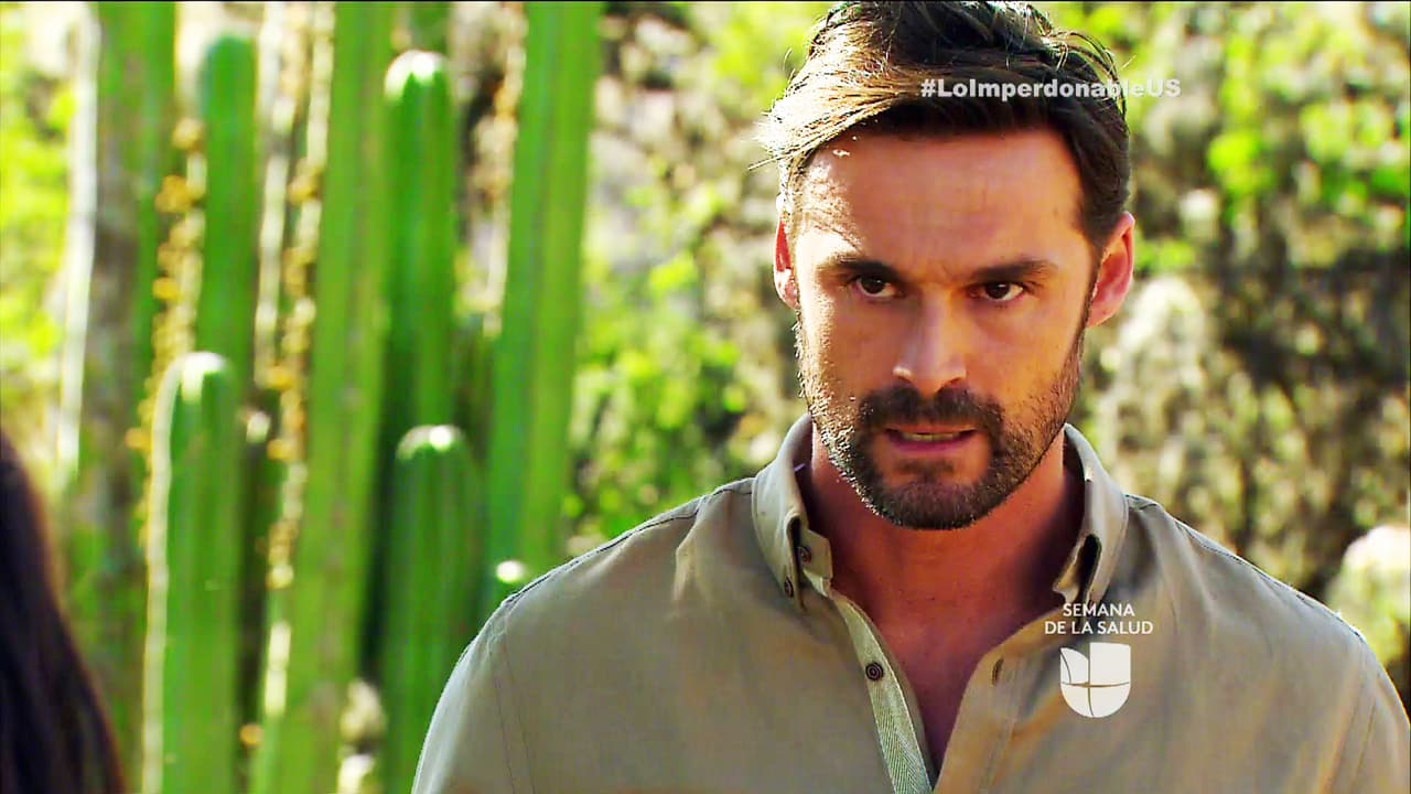 No hay salida, te tiene entre la espada y la pered.