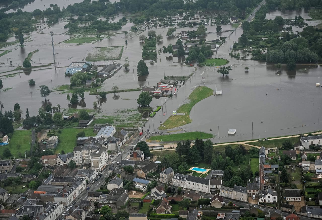 El distrito de Blois, a 124 millas al suroeste de París, después de que el río Loira desbordara.