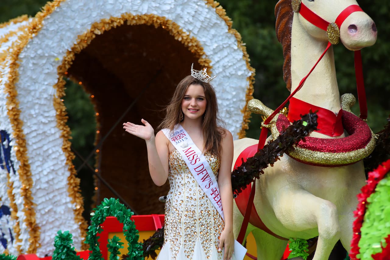 Dallas se pintó de música y fiesta en el inicio a esta gran feria