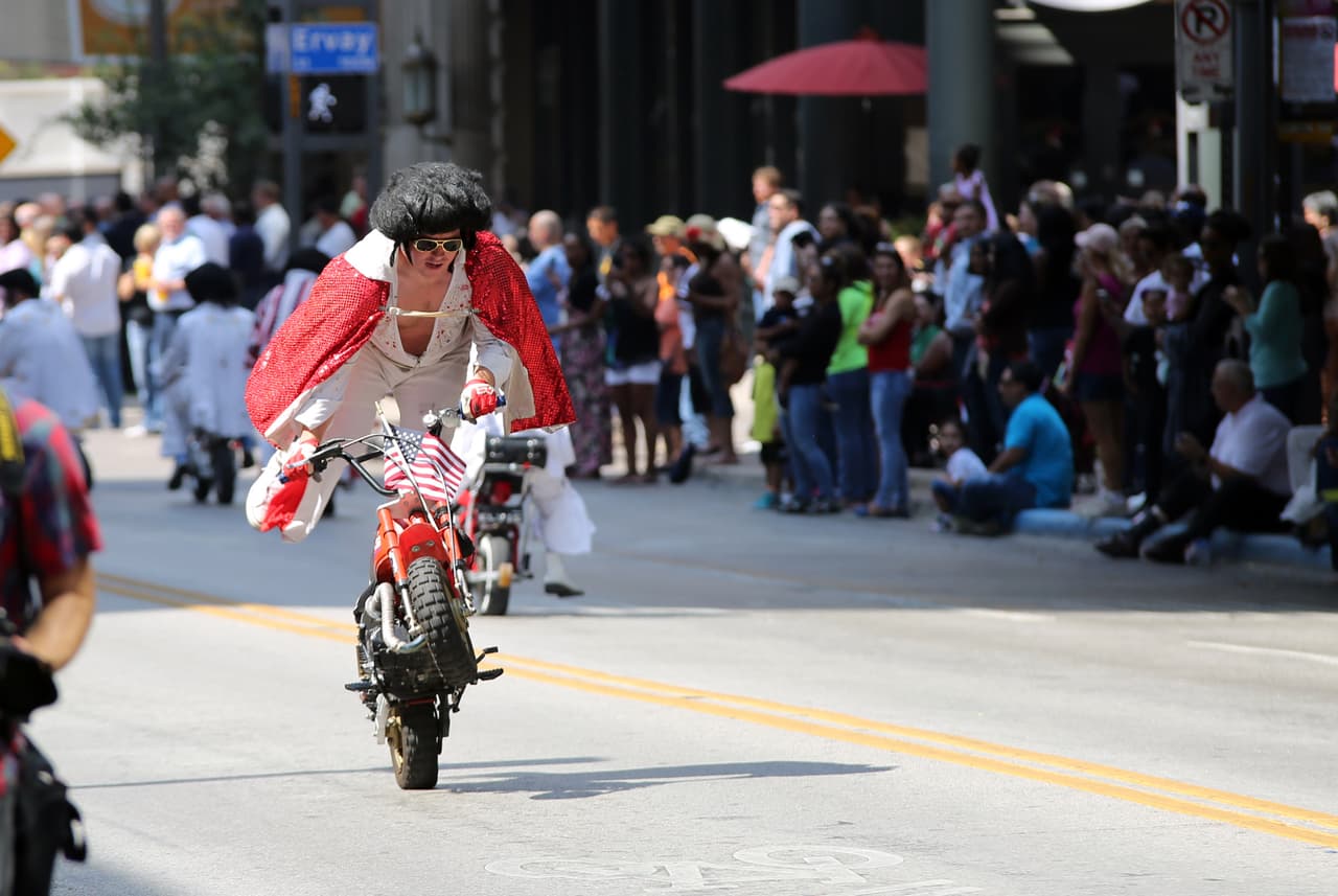 Dallas se pintó de música y fiesta en el inicio a esta gran feria