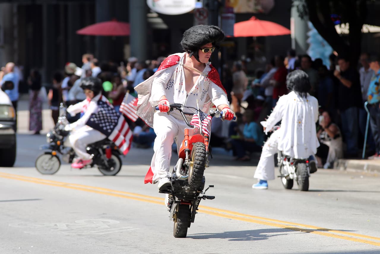 Dallas se pintó de música y fiesta en el inicio a esta gran feria