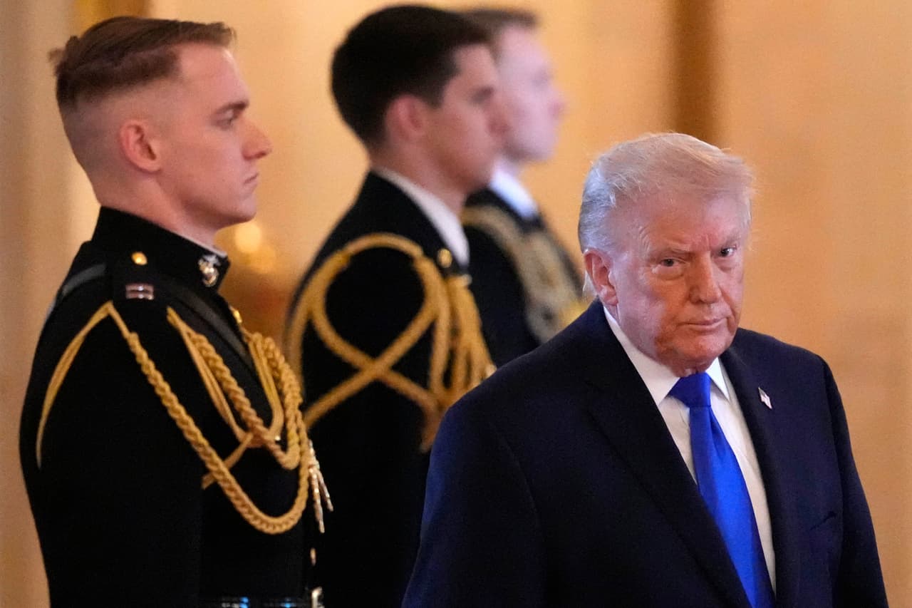 Trump desmiente divisiones en su mando militar y lanza advertencia a Irán: "Si hay guerra, será una victoria fácil"
