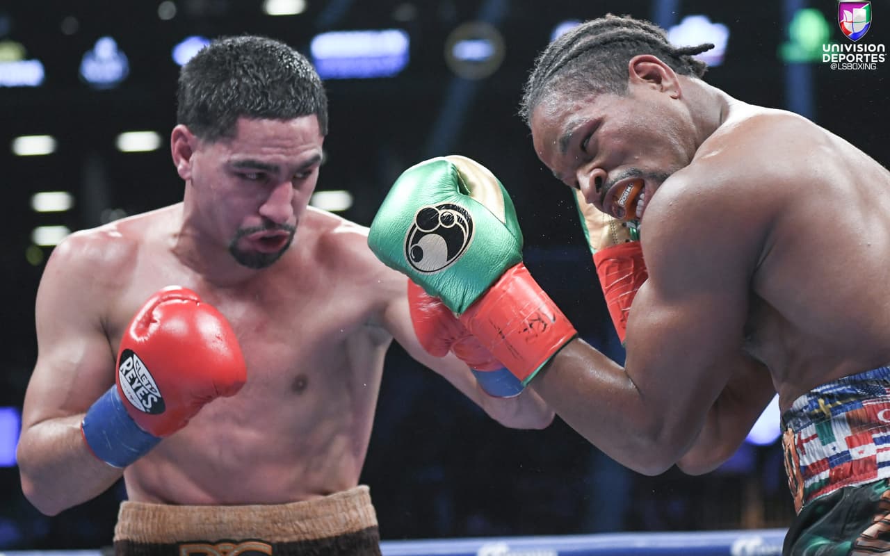 Shawn Porter se convirtió en el nuevo campeón wélter del CMB tras derrotar por decisión unánime (116-112, 115-113, 115-113) a Danny García en el Barclays Center de Nueva York. Porter impresionó por la gran presión que ejerció durante toda la pelea, incomodando al favorito García.