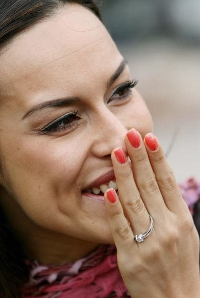 La emoción en el rostro de esta mujer sólo puede significar una cosa: Amor