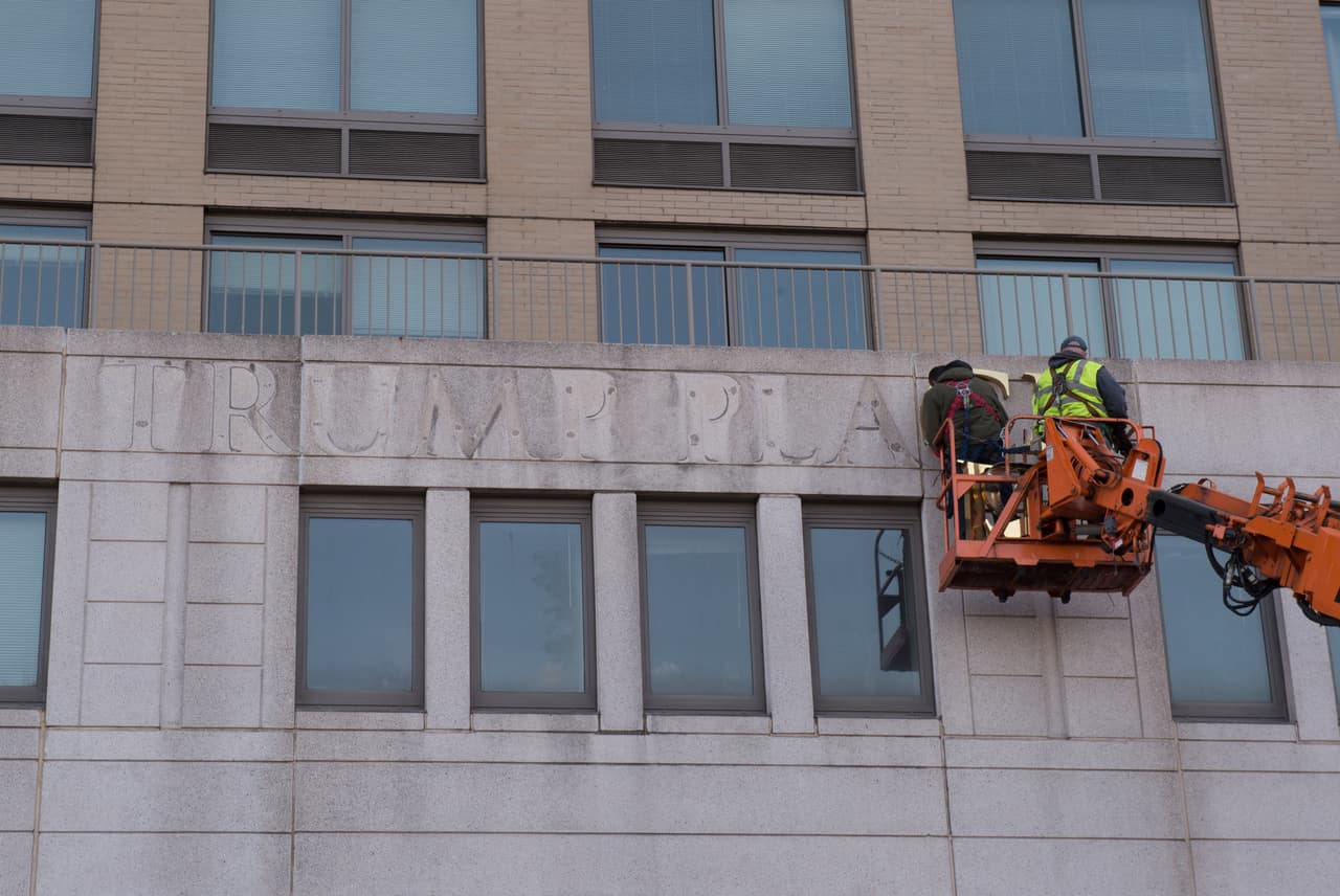 Así quedaron las fachadas de los edificios con vista al río Hudson en Manhattan.