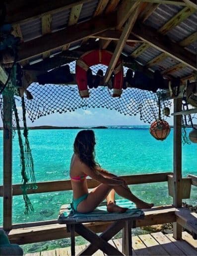 En cada foto recibe miles de comentarios positivos y miles de corazones rojos.