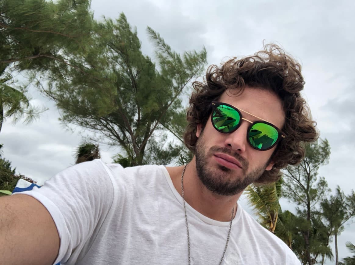 Al terminar dicha producción, participó en la comedia 
<b>'Cachito de mi corazón'</b>. Tras un breve descanso, en 2008, Lambda García debutó en teatro protagonizando 
<b>'Aladino'</b>. A ella le siguieron otras obras como 
<b>'La bella durmiente'</b>, '12 princesas en pugna', 'La caja' y 'Chico conoce a chica'.